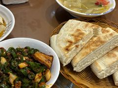 -蓝田九大碗民俗食府(蓝田店)