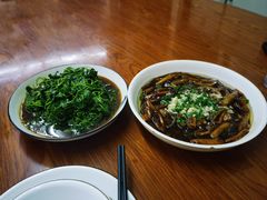 -胡子饮食店
