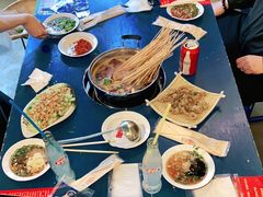 -马路边边串串香形象店(磐石路店)