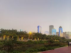 -万绿园
