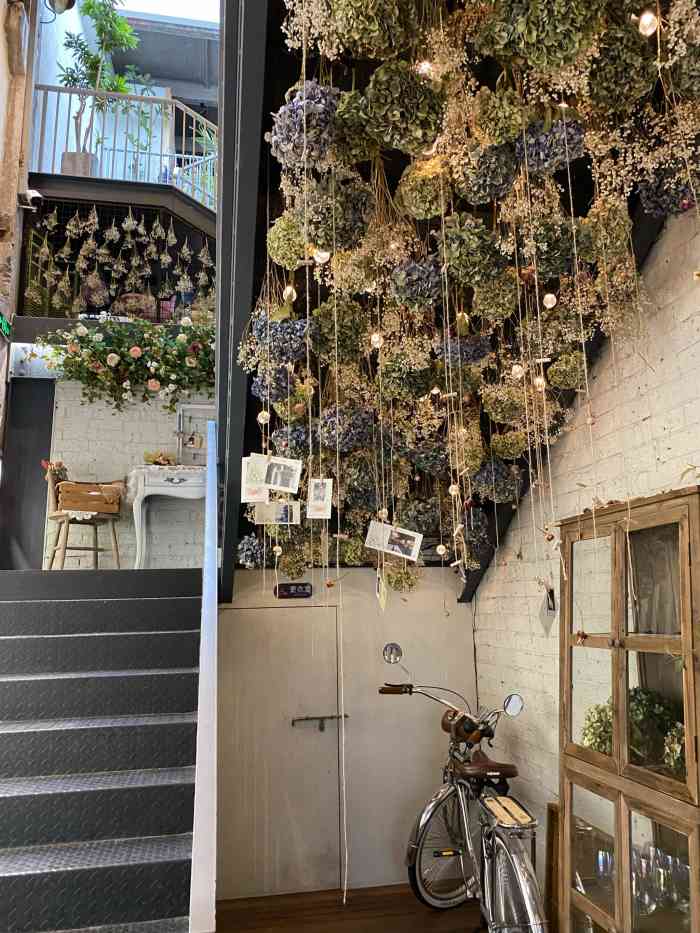 花漾鲜花餐厅-"听说很久终于有机会来了 环境很不错适合拍.