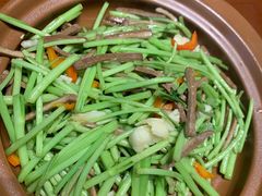 芦蒿炒臭干子-徽三说·土徽菜·中国徽菜连锁品牌(一中店)