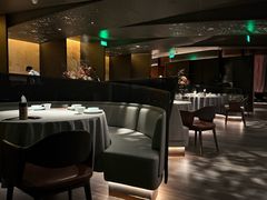 -左庭右院鲜牛肉火锅黑金店(陆家嘴中心店)