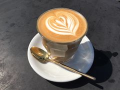 拿铁咖啡-UNI UNI(环亚凯瑟琳店)