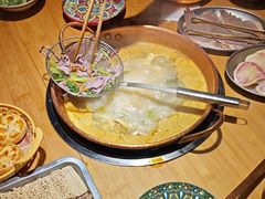 -洱火云南酸菜牛肉火锅(石景山当代商城店)