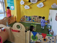 -乐融婴幼儿成长中心(四季青校区)