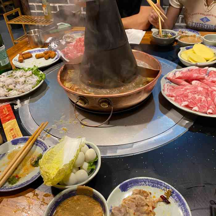 东镇老火锅(城阳瑞阳路店)-"我们家附近开了一家火锅店,正好是开业