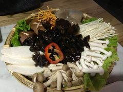 -尚尚仙·酸汤猪手·猪肚鸡火锅(华联万柳购物中心店)