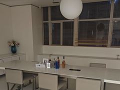 -卡罗酒店(东门晒布地铁站店)