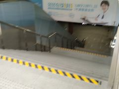 -上海游泳馆(地铁站)