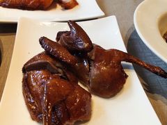 脆皮乳鸽-希尔顿酒店-豫园中餐厅