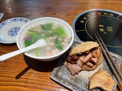 -老天桥酱肉烧饼夹肘子(天桥店)