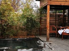 -红栌温泉山庄生态美食餐厅