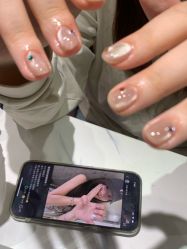 -丽心自助美甲美睫