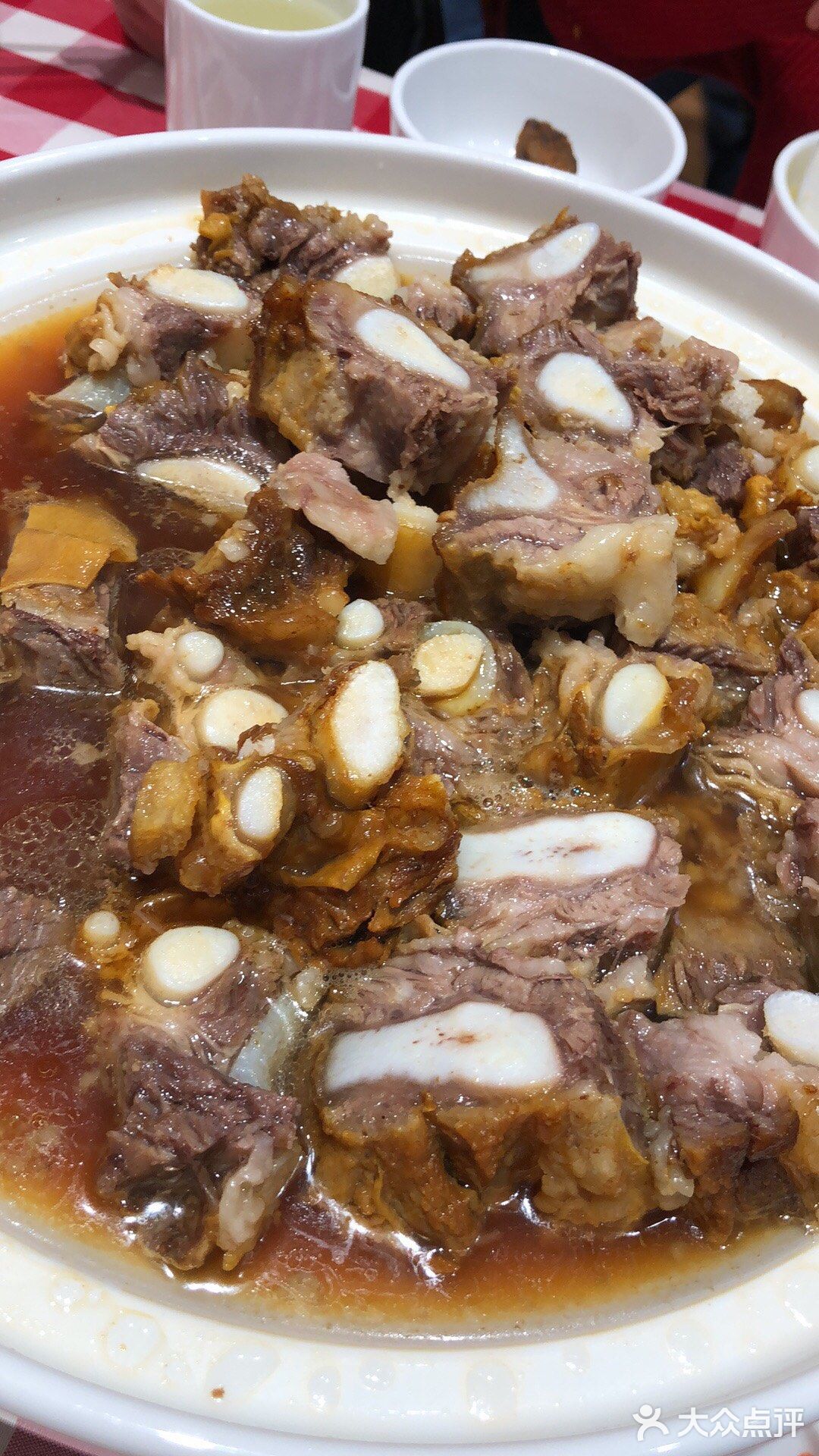 新出的奶酪包很不错，奶酪很有味道。必点的莜面和肉夹馍