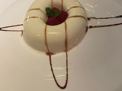 意式奶冻配浆果-安妮意大利餐厅(日坛店)