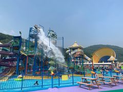 -平湖九龙山乐满地水上乐园