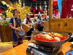 -老滇山寨•云南特色菜•地方菜•民族风情歌舞表演(金碧店)