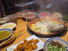 -洱火云南酸菜牛肉火锅(石景山当代商城店)