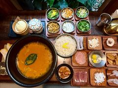 -银米·云南传统过桥米线(双廊黑金冠店)