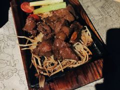 -穹六人间 people 6(岳阳路店)