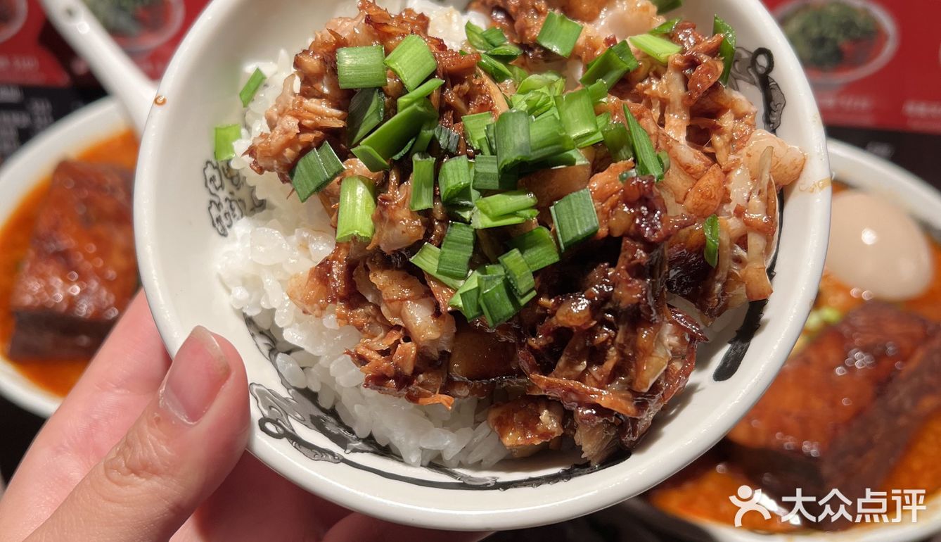 一口魂穿东京！这家拉面店我能炫三碗