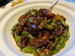 擂辣椒海参红烧肉-和和小厨