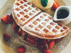 -ROAST coffee & eatery