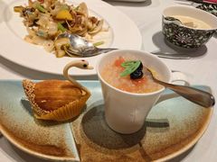 杨枝甘露拼天鹅酥-君庭中餐厅(友谊宾馆店)