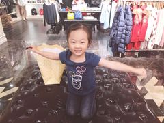 -王府井奥莱临潼小镇(临潼店)