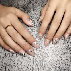 -摩睫+皮肤管理·科学美容中心