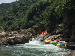-安吉龙王山峡谷漂流