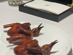 脆皮妙龄鸽-荣轩(新荣记环球金融中心店)