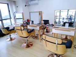 -E.L.K造型momopark店