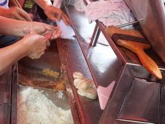 制作中的麻糍-叶氏麻糍(鼓浪屿店)