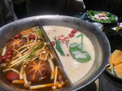 鸳鸯锅-湊湊火锅·茶憩(新中关购物中心店)