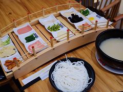 -桥香园云南过桥米线(金马碧鸡店)
