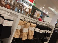 -hotwind热风(中贸广场店)