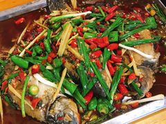 葱葱鲫鱼-二钳洞庭虾蟹·江湖菜(成都鹭岛店)