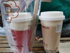 草莓芝芝盖-TPLUS茶家(上海商城南京西路店)