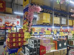 -黄五箱进口网红仓(金沙滩啤酒城店)