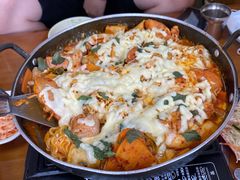 -亲昵春川鸡排(韩国美食街店)