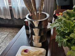 -泓炙颐凤鲜海鲜火锅料理(桐乡店)