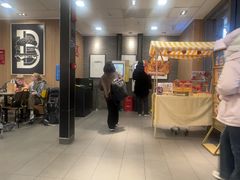 -麦当劳(上海虹桥站30B检票口楼上)