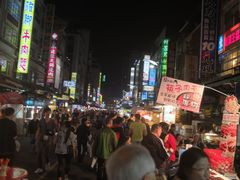 -六合夜市