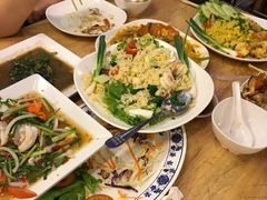 -J Daeng Seafood