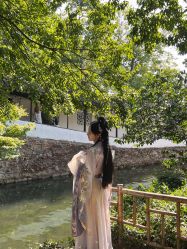 -一揽芳华汉服旗袍体验馆(拙政园店)