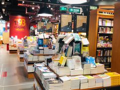 -西西弗书店&矢量咖啡(凯德晶萃广场店)