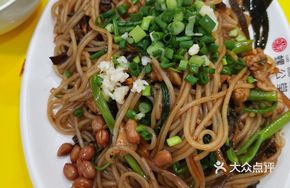 Special Stir-fried Snail Noodles