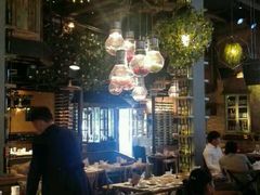 大堂-胡桃里音乐餐厅(陶溪川店)(川湘赣菜·世界百大酒庄直供红酒·音乐表演)